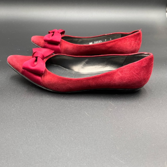 Stuart Weitzman Ballet Flats Womens 7M Ruby Red Suede Pointed Toe Bow Shoe - Picture 7 of 10